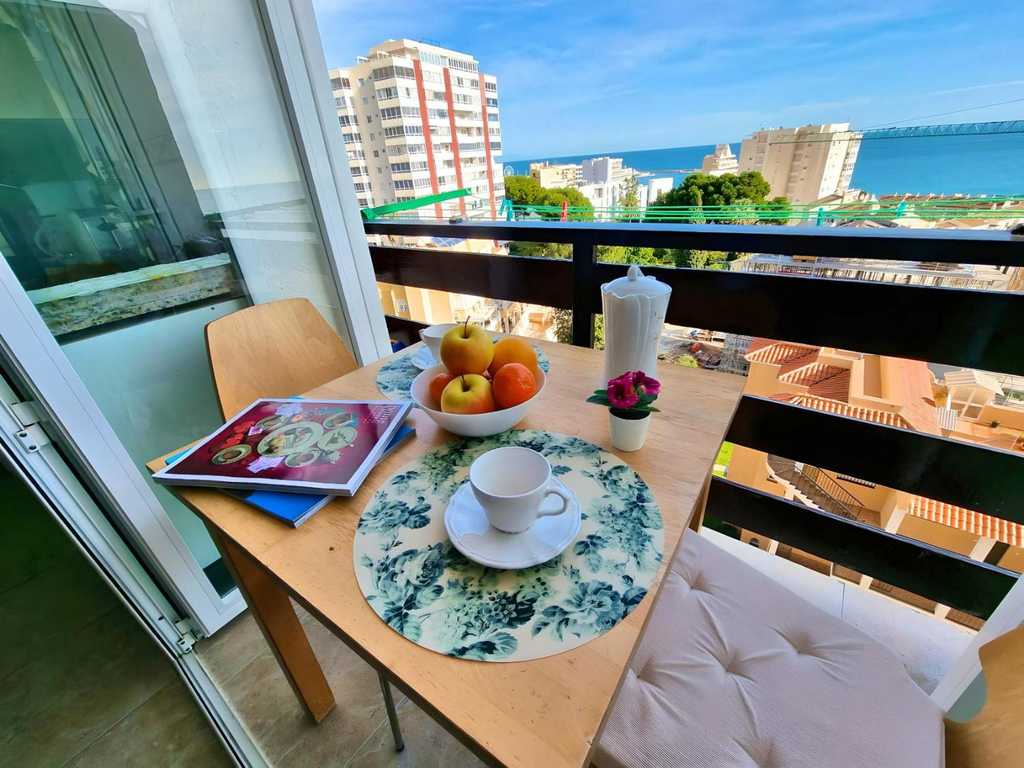 Appartement Pleasant With Sea View In 30 M² Pool Benalmádena